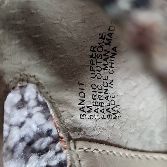 Betsey Johnson Bandit tapestry floral print platform shoes-6 - Picture 9 of 13